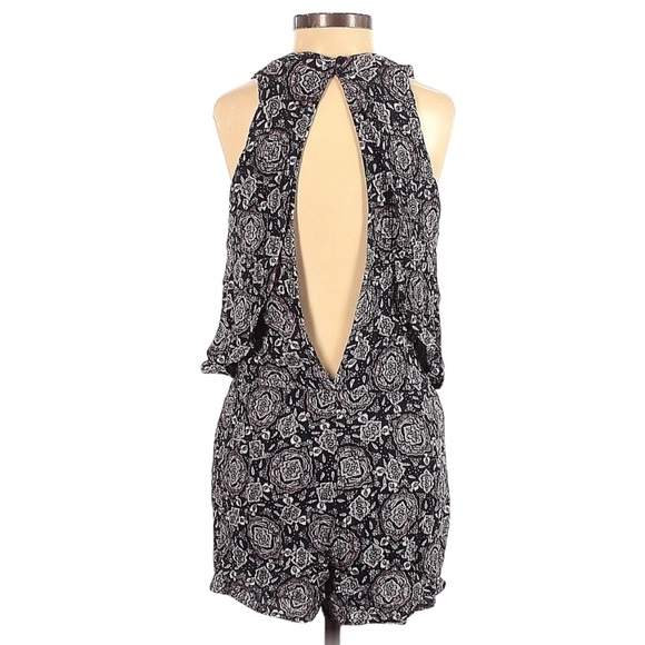 NWT SUN + SHADOW Black + White Split Back Sleeveless Romper Size XS - Picture 2 of 9